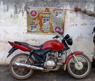 Cipe Chapada recupera moto roubada