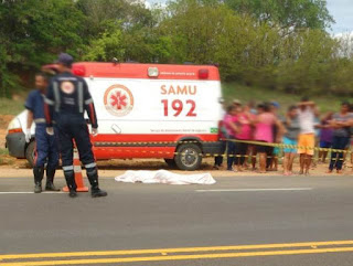 Estudante morre atropelada