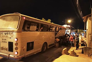 Ônibus com 92 passageiros de SP