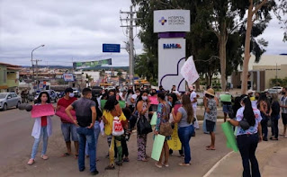 Funcionários do Hospital Regional da Chapada relatam salários atrasados e fazem protesto