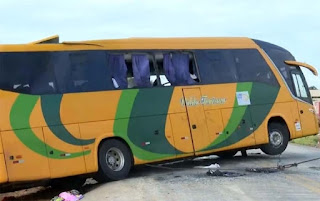 Acidente com ônibus de turismo deixa 4 mortos e 21 pessoas feridas em Barreiras