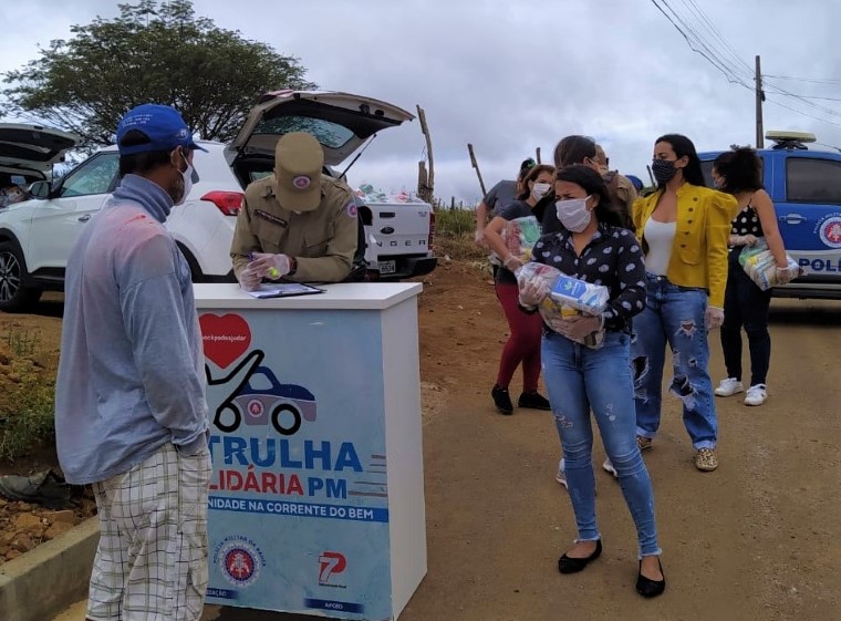 Patrulha Solidária entrega 140 cestas básicas em Vitória da Conquista