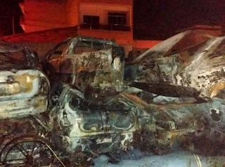 Incêndio atinge 27 veículos estacionados no Fórum de Barra do Choça