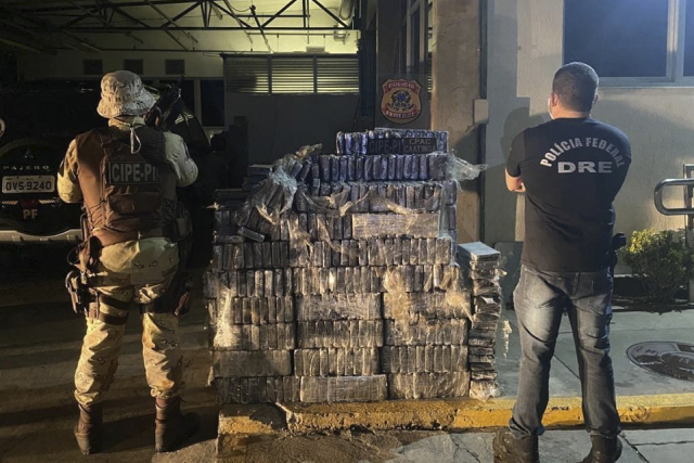 Três homens são presos com quase 1 tonelada de cocaína na Bahia