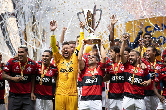Nos pênaltis, Flamengo vence o Palmeiras e conquista a Supercopa do Brasil 2021