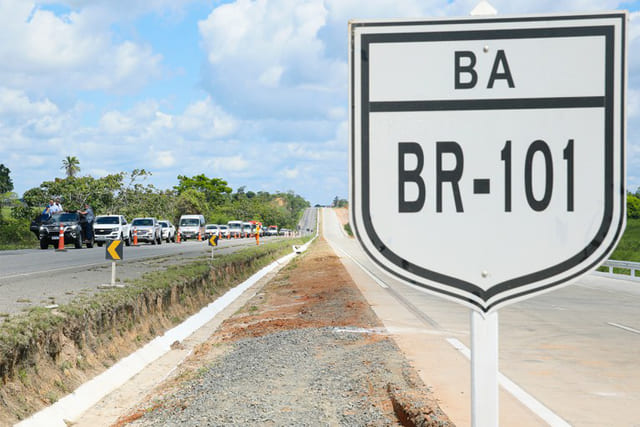 Governo Federal inaugura na Bahia 22 km de pistas duplicadas na BR-101