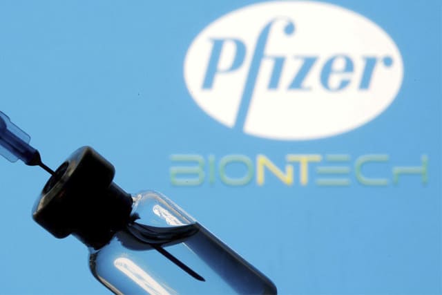 Primeiro lote de vacinas da Pfizer chega amanhã ao Brasil