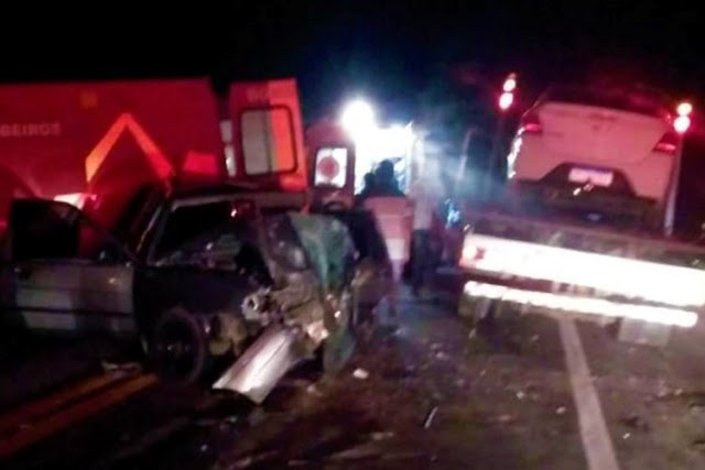 Casal morre após colisão frontal entre carros na BR-030 em Caetité