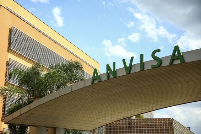 Anvisa autoriza uso emergencial de coquetel contra a Covid-19