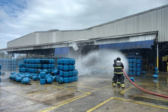 Explosão em empresa de gás deixa uma pessoa morta e outras duas feridas na Bahia