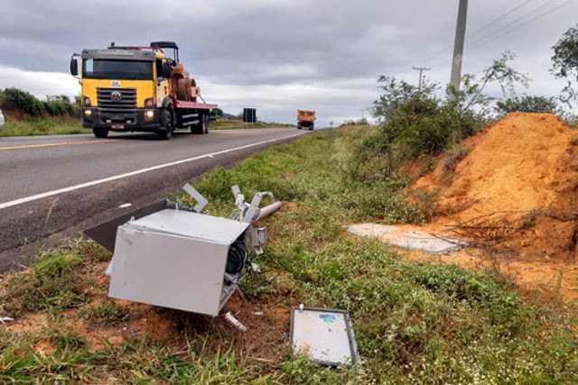 Radar instalado em Tanhaçu na BA-142 foi derrubado e completamente destruído