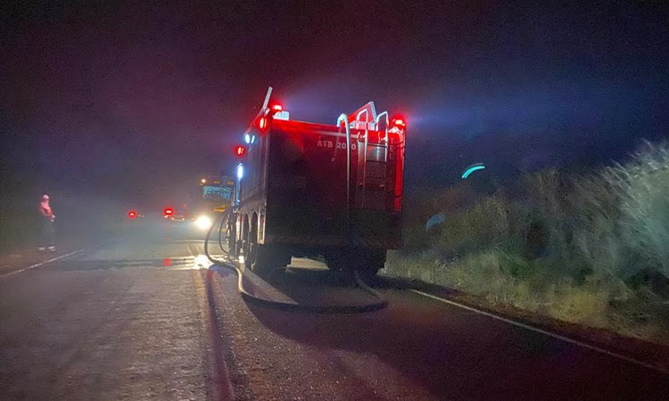 17º GBM atua para controlar incêndio que atinge vegetação na zona rural de Ibotirama