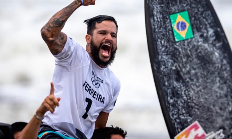 Italo Ferreira conquista o primeiro ouro do Brasil nos Jogos de Tóquio