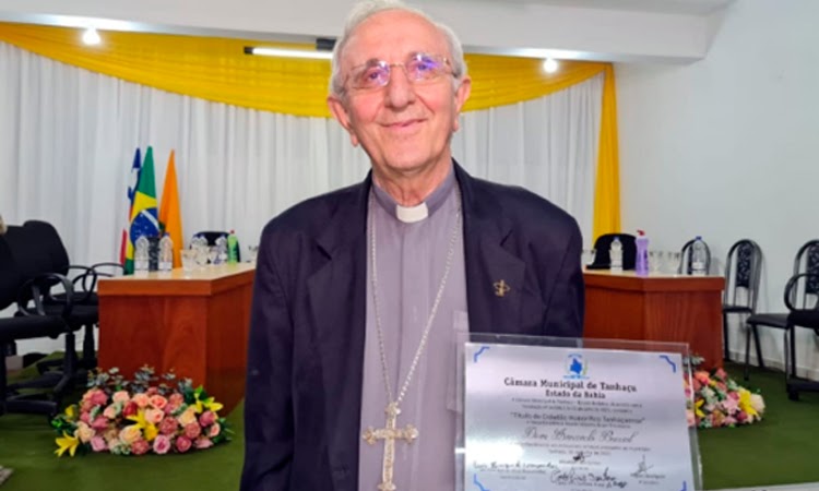 Bispo Diocesano Dom Armando Bucciol recebeu título de Cidadão Honorifico Tanhaçuense