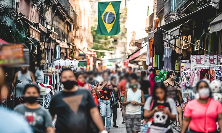 População brasileira chega a 213,3 milhões de pessoas em 2021