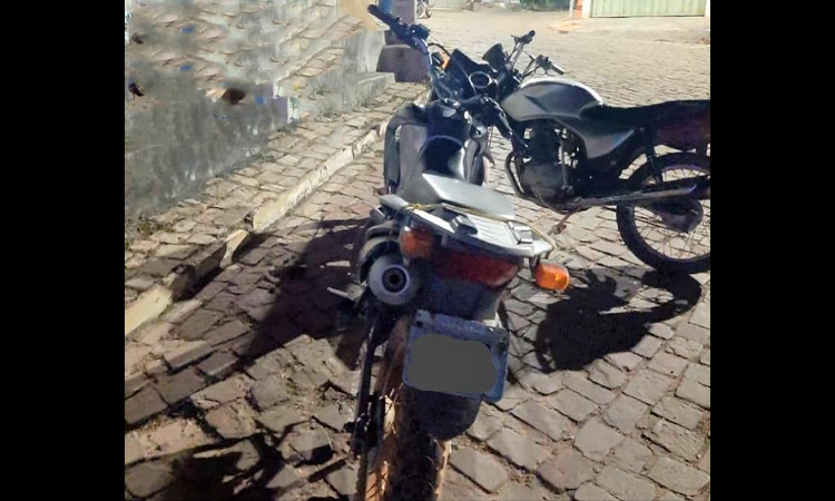 PM localiza duas motocicletas com registro de furto e roubo em Abaíra