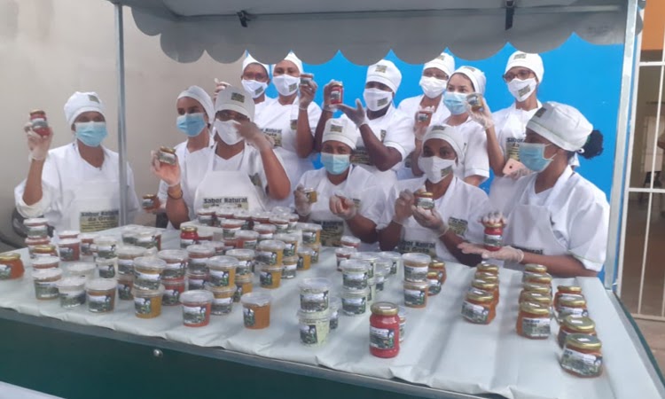 Grupo de mulheres de Jacobina aposta na produção de doces para gerar renda