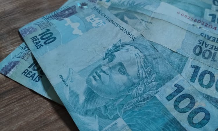 Orçamento de 2022 prevê salário mínimo de R$ 1.169