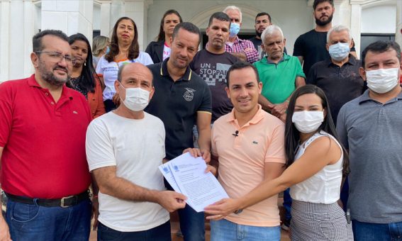Prefeito Phellipe Brito assina ordem de serviço para reforma do Hospital Municipal de Ituaçu