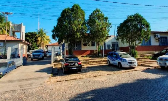 Homem é preso suspeito de esfaquear filho no Sudoeste da Bahia