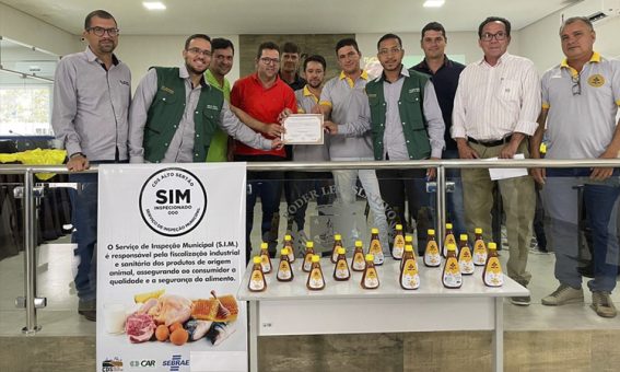 Unidade de beneficiamento de mel de Tanque Novo recebe selo de inspeção municipal