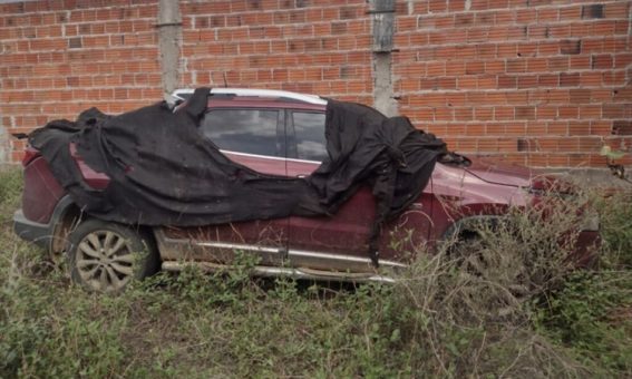 Carro roubado na região de Maracás é encontrado em Guanambi