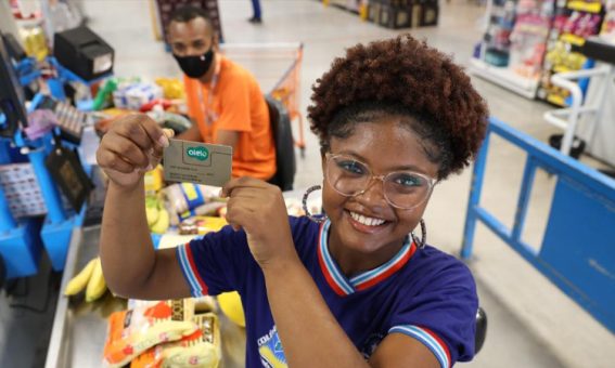 Estado deposita dinheiro do Bolsa Presença para as famílias de estudantes, nesta quinta-feira (10)