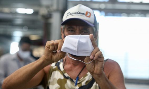 Governo da Bahia publica decreto que torna opcional uso de máscaras em áreas abertas