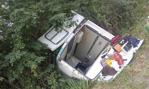 Ambulância capota na região da Chapada Diamantina