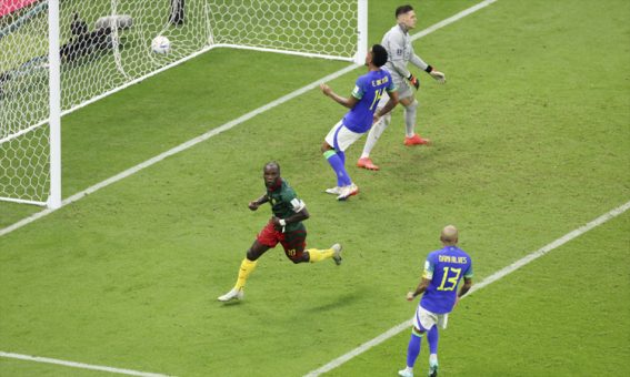 Brasil perde para Camarões, mas avança em primeiro do Grupo G