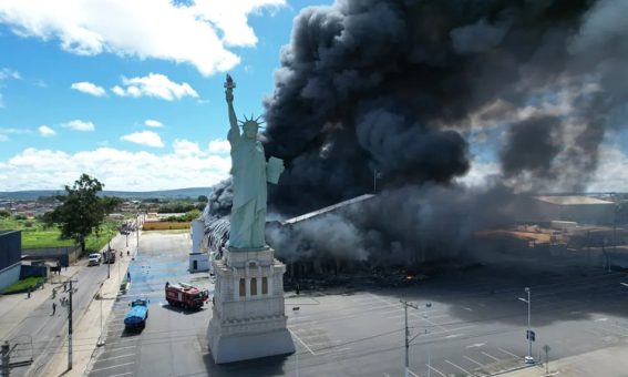 Incêndio destrói loja da Havan em Vitória da Conquista