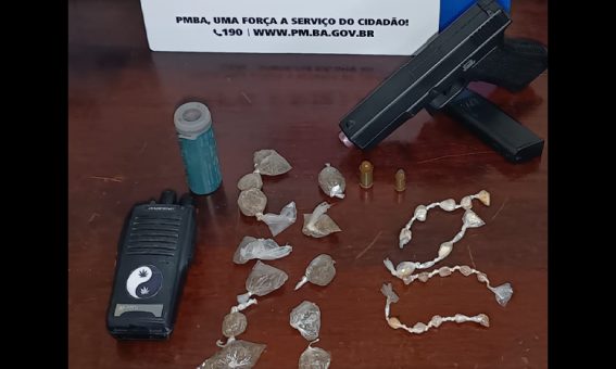 PM apreende drogas e simulacro de arma de fogo na zona rural de Ibicoara
