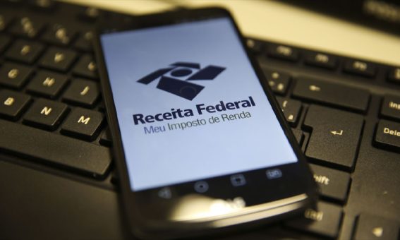 Economia Receita recebe mais de 1 milhão declarações do IR no primeiro dia