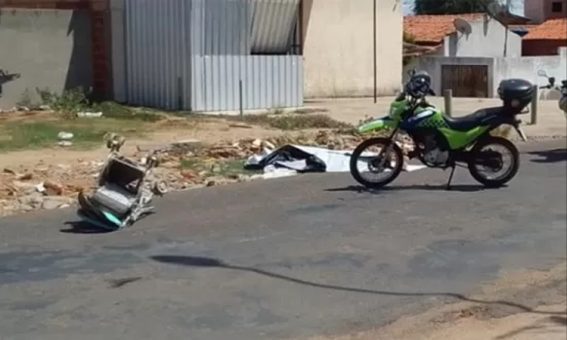 Mulher morre e filha fica ferida em atropelamento no Sudoeste da Bahia