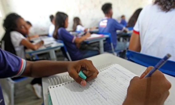 Prefeitura de Morro do Chapéu proíbe aparelhos eletrônicos por 30 dias em escolas do município