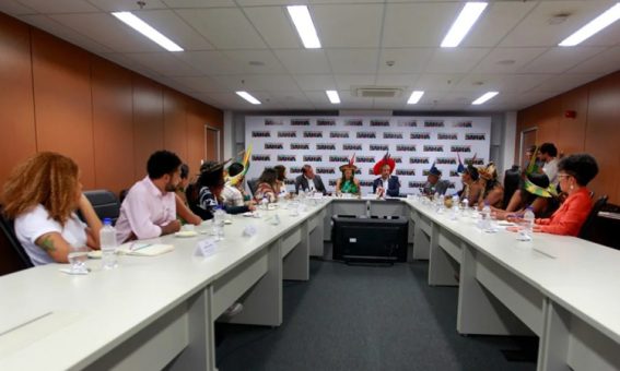 Governador anuncia contratação imediata de 248 professores indígenas para 72 escolas da Bahia