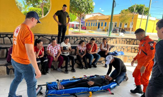 Técnicos de enfermagem e socorristas do SAMU recebem curso para melhor atender à população de Ituaçu