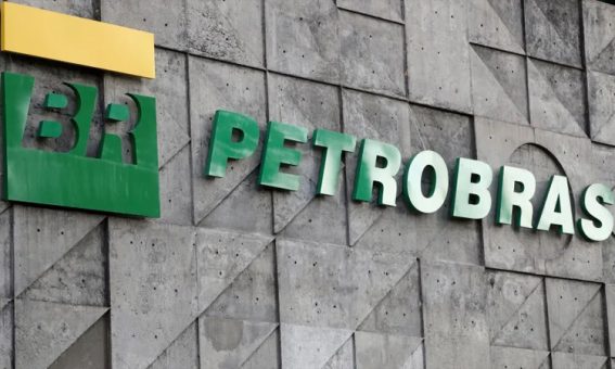 Petrobras anuncia fim da paridade de preços do petróleo e dos combustíveis com o dólar e o mercado internacional