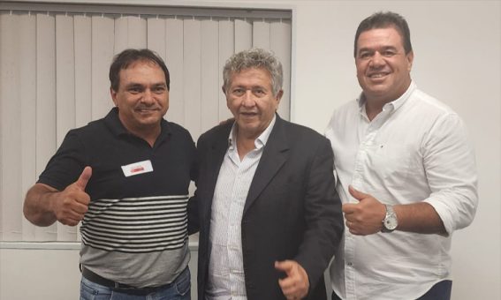 Deputado Marquinho Viana e Líder Político Toe Brito anunciam expansão da rede de água da Embasa em Capim Açu, município de Tanhaçu