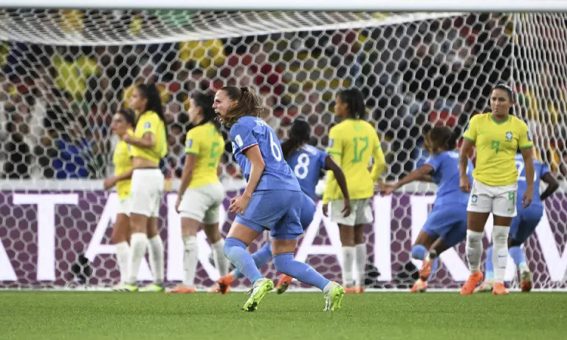 Seleção Brasileira perde para a França e decide vaga na quarta para o mata-mata da Copa do Mundo
