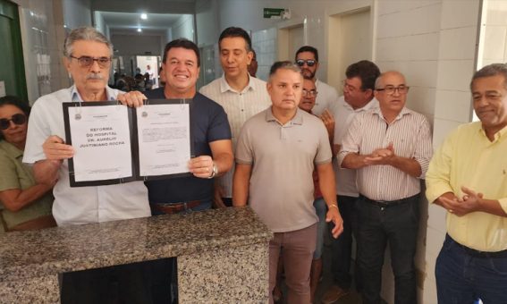 Deputado Marquinho Viana participa de ato de assinatura da ordem de serviço da reforma do Hospital de Paramirim e visita obras na Lagoa do Arroz