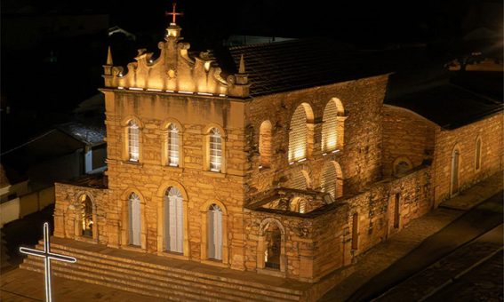 Igreja Senhora Santana de Rio de Contas recebe nova iluminação em LED