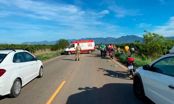Idoso morre em colisão entre moto e caminhão no Sudoeste da Bahia
