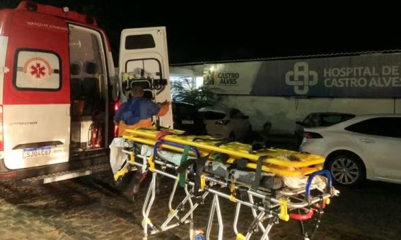 Crianças morrem na Bahia após carro ser arrastado por enxurrada que se formou durante chuva