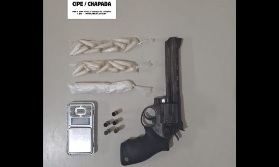Operação Policial na Chapada Diamantina resulta na morte de suspeito e apreensão de arma e drogas