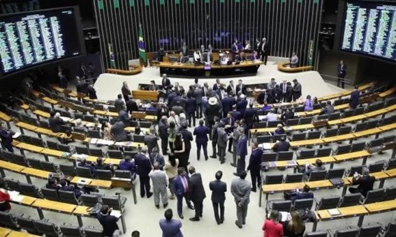 Câmara dos Deputados aprova projeto que restringe saída temporária de presos