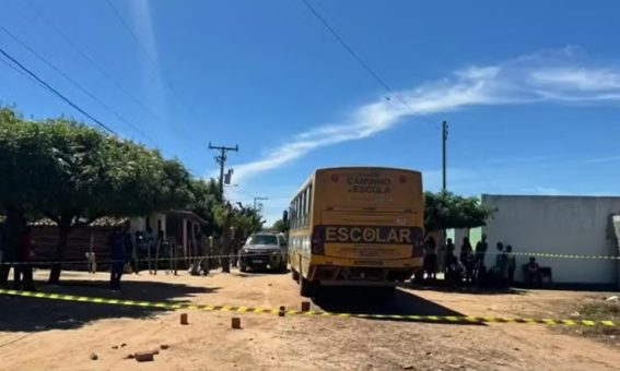 Criança de 8 anos morre após ser atropelada por ônibus escolar na Bahia