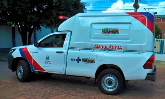 Prefeito Phellipe Brito entrega segunda ambulância para a população
