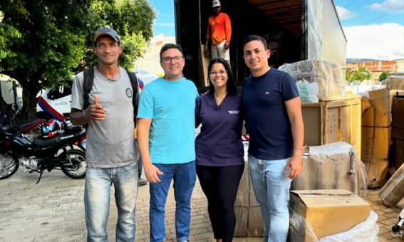 Phellipe Brito celebra chegada de equipamentos essenciais para Hospital Municipal de Ituaçu
