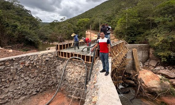 Phellipe Brito celebra conclusão da sexta ponte durante sua gestão em Ituaçu